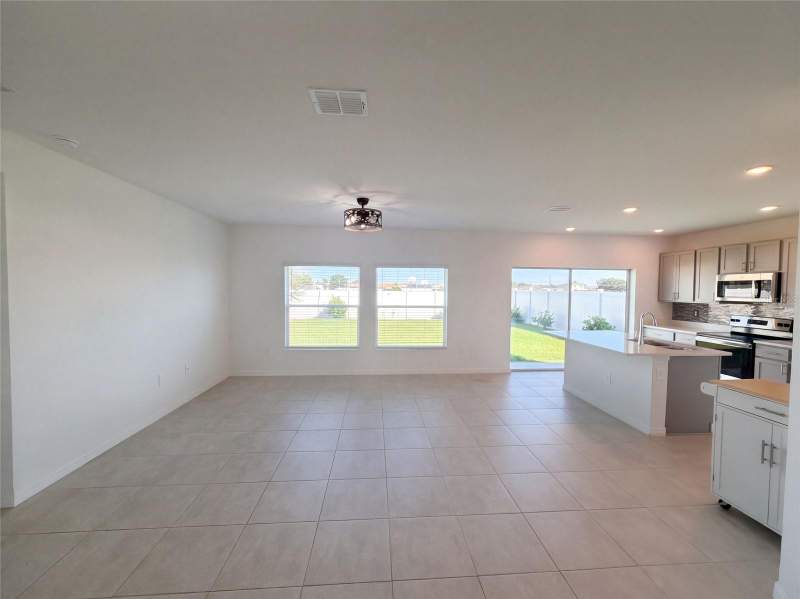 3 bedroom Single Family Residence at 124 Citrine Loop, Stepping Stone Pod A Ph 2, Kissimmee — photo 3