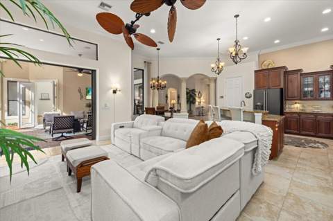 7651 Portstewart Drive, Lakewood Ranch FL - photo 8 of 59