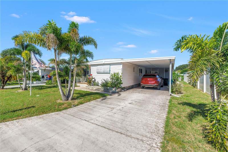 2 bedroom Mobile Home at 2439 SANTIAGO DRIVE, BUENA VISTA MANOR, HOLIDAY — photo 3