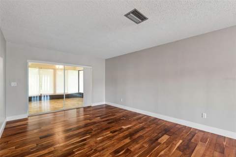 9237 Pebble Creek Drive, Tampa FL - photo 15 of 50
