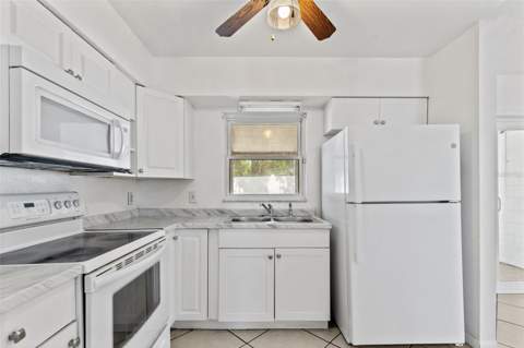 5923 Yorkshire Road, Tampa FL - photo 17 of 47