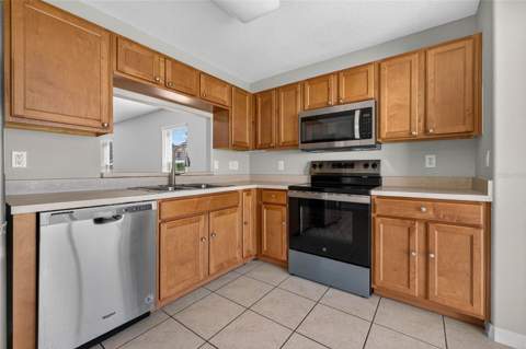 10717 Shady Preserve Drive, Riverview FL - photo 9 of 31
