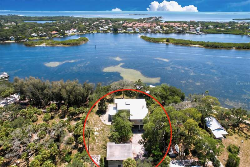 5 bedroom Single Family Residence at 1275 Mickler Lane, Mickler Gladys Resub, Tarpon Springs — photo 2