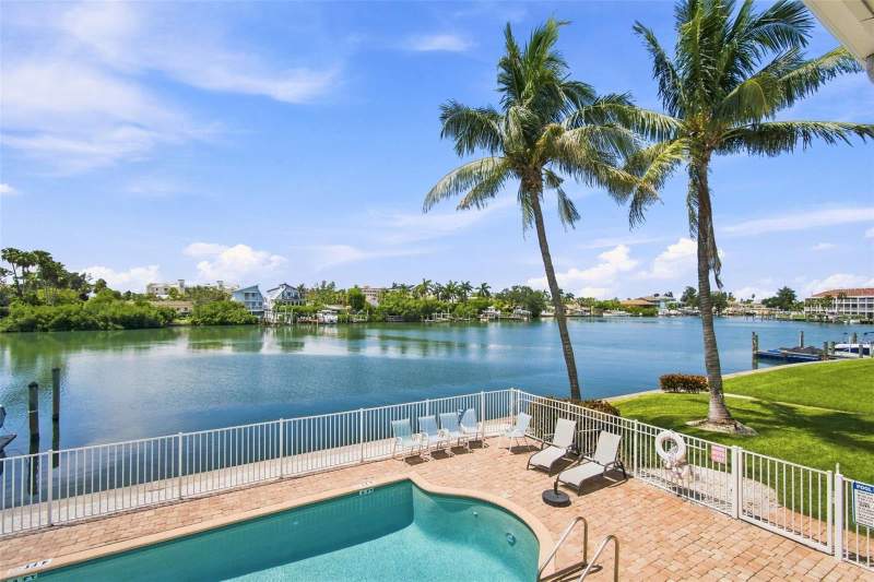 Leporello Condo ResidenceCondos for Sale in Treasure Island, FL
