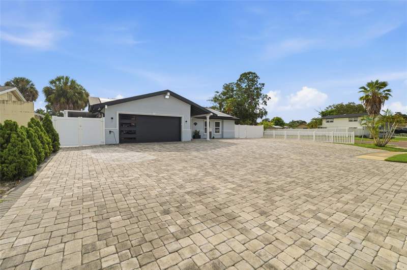 5 bedroom Single Family Residence at 7101 SHENANDOAH COURT, TOWNN COUNTRY PARK UNIT 31, TAMPA — photo 2