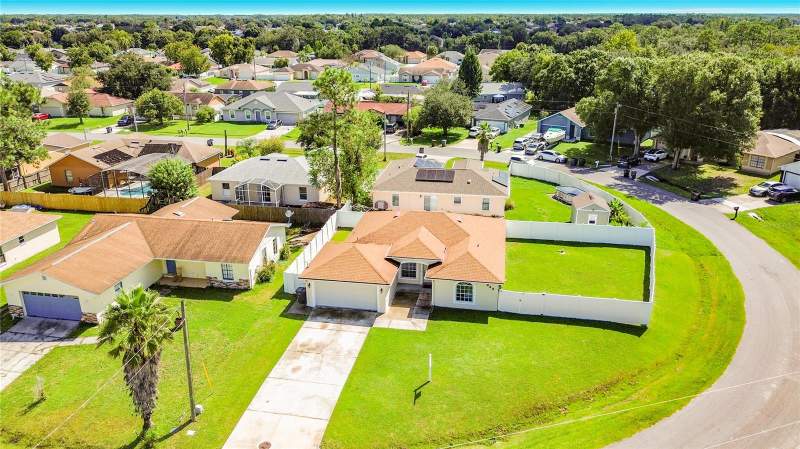 3 bedroom Single Family Residence at 649 Jaguar Court, Poinciana Nbrhd 03 Village 03, Poinciana — photo 3