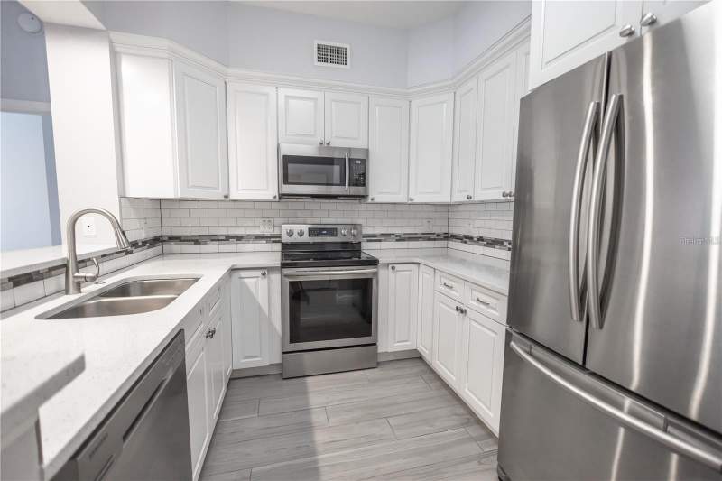 2 bedroom Condominium at 100 4th Avenue #217, Madison At St Pete II Condo Unit 217 Together With, St Petersburg — photo 2