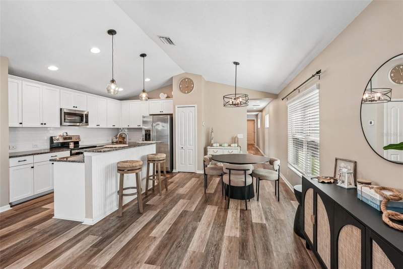 2 bedroom Single Family Residence at 12630 Shimmering Oak Circle, Grand Palm Ph 1A A, Venice — photo 3