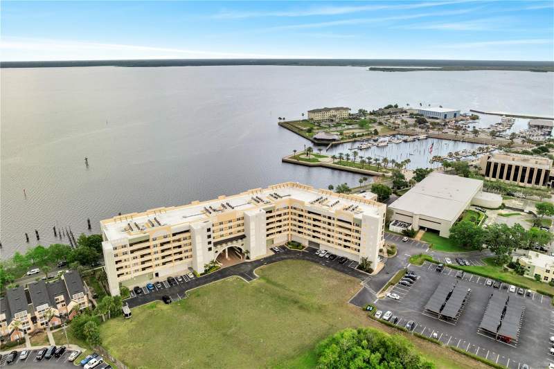 Gateway At Riverwalk A Condo