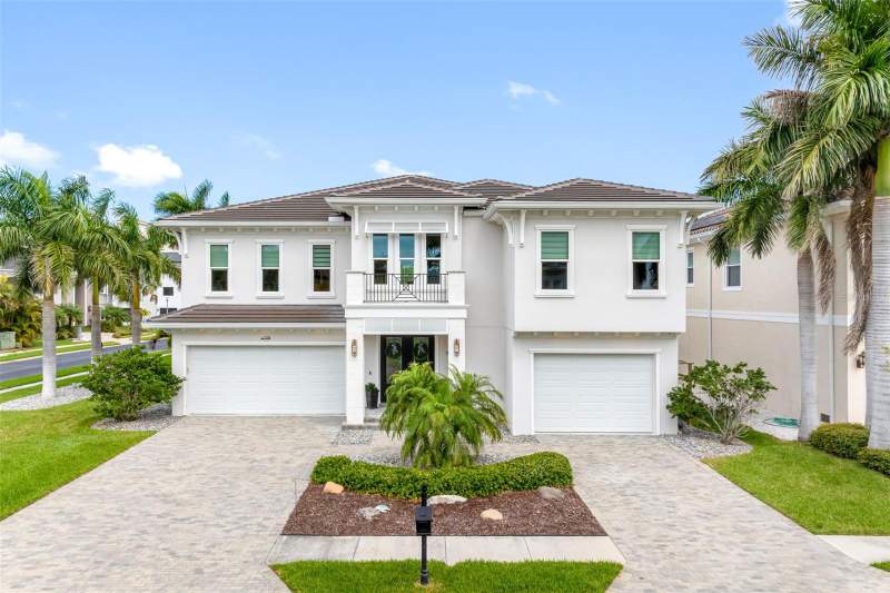 124 FOREST HILLS DRIVE home for sale in Redington Shores Yacht & Tennis Club