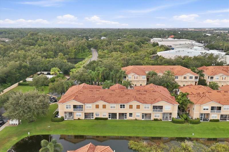 3 bedroom Townhouse at 3750 Parkridge Circle #24-103, Parkridge Ph 33 & 19, Sarasota — photo 2