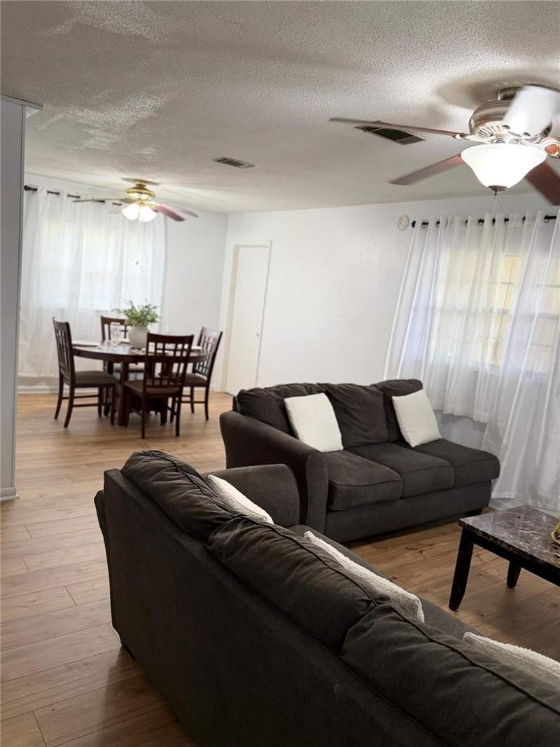 3 bedroom Single Family Residence at 3626 NE 12 Street, Highland Court Manor No 5, Gainesville — photo 3