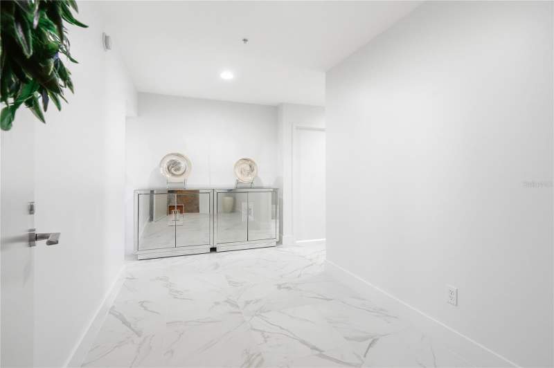 2 bedroom Condominium at 175 1st Street #1008, Signature Place Condo, St Petersburg — photo 3