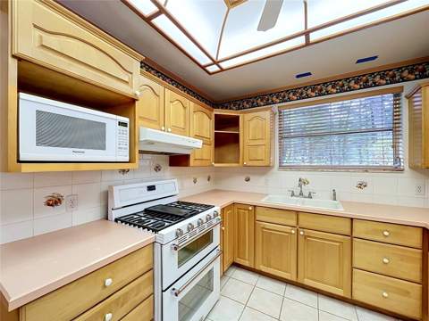 17932 Wendy Sue Avenue, Hudson FL - photo 23 of 98