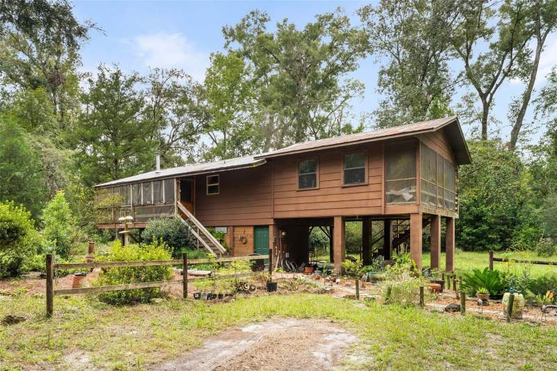 3 bedroom Single Family Residence at 568 SW Rattlesnake Glen, Fort White, Fort White — photo 2
