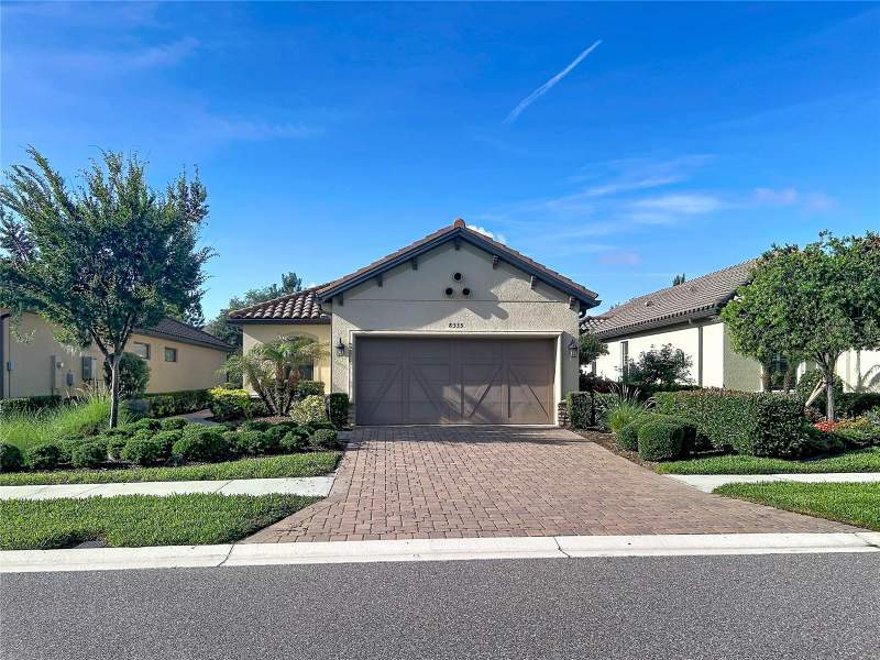 3 bedroom Single Family Residence at 8335 Alberata Vista Drive, Esplanade Of Tampa, Tampa — photo 2