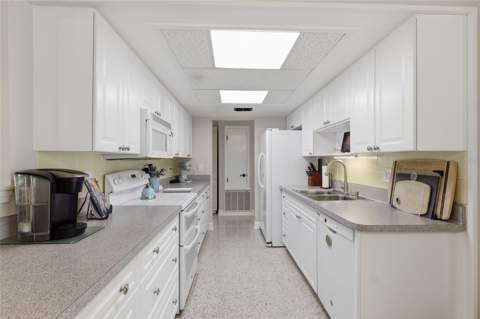 8403 S Flintrock Court, Tampa FL - photo 12 of 43