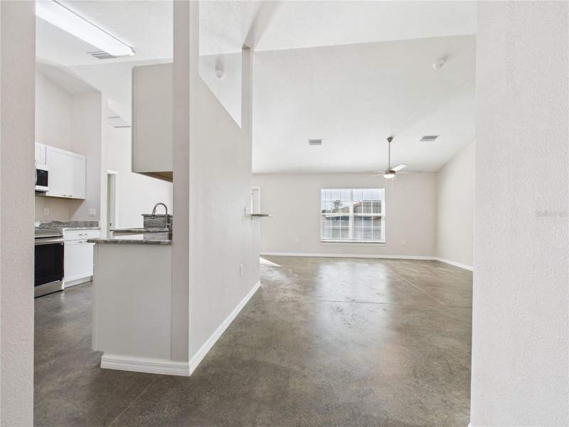 3 bedroom Single Family Residence at 24 Pine Course Pass, Silver Spgs Shores Un 17, Ocala — photo 5