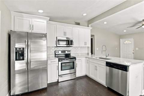 7301 51st Avenue, St Petersburg FL - photo 8 of 44