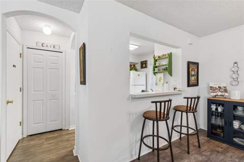 4009 Dolphin Drive, Tampa FL - photo 6 of 6