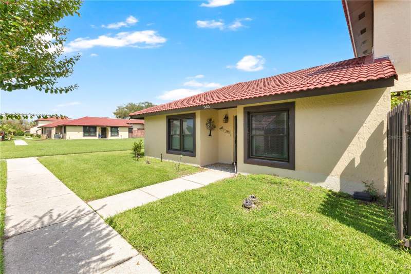 2 bedroom Townhouse at 545 Hunter Circle, Coopersmith Village At Poinciana, Kissimmee — photo 2