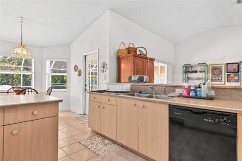 80 Whittington Drive, Palm Coast FL - photo 16 of 50