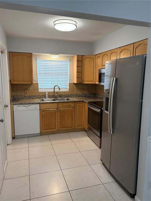 6418 W Paris Street, Tampa FL - photo 7 of 36