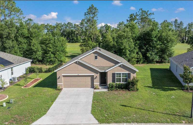 4 bedroom Single Family Residence at 160 Hickory Course Loop, Lake Diamond North, Ocala — photo 2