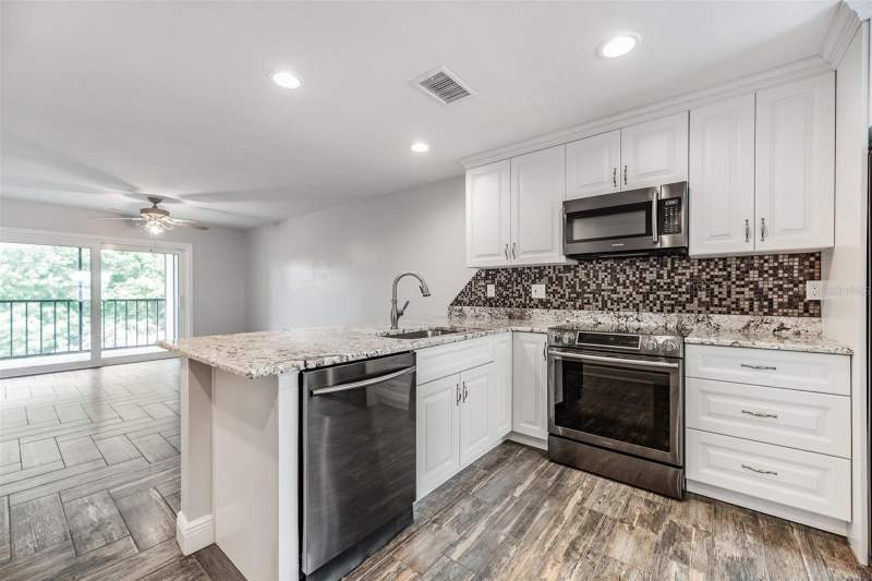 2 bedroom Condominium at 6125 113th Street #514, Willows The Condo, Seminole — photo 5