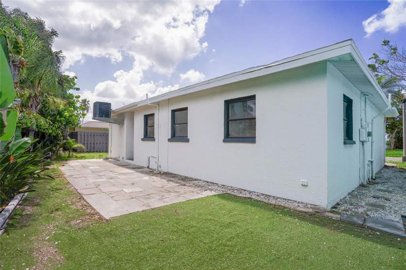 3 bedroom Single Family Residence at 630 180th Avenue, Surfside Sub 4, Redington Shores — photo 2