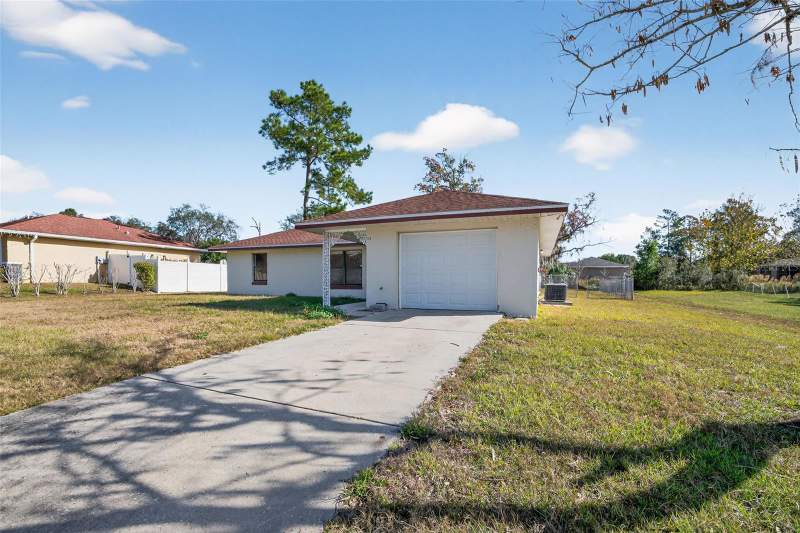 3 bedroom Single Family Residence at 329 Marion Oaks Course, Marion Oaks Un 01, Ocala — photo 2