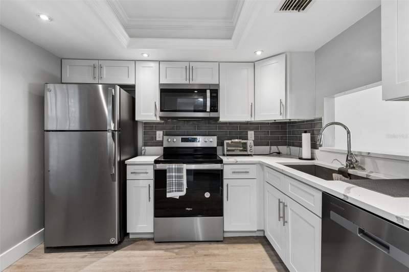 1 bedroom Condominium at 2460 Northside Drive #604, Azalea Woods Condo, Clearwater — photo 5