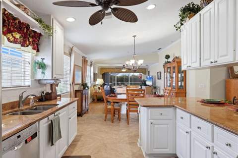 7621 Quinto Drive, Sarasota FL - photo 23 of 84