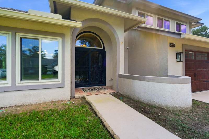 5 bedroom Single Family Residence at 2715 Mock Orange Court, Buckhorn Oaks Unit 2, Valrico — photo 4