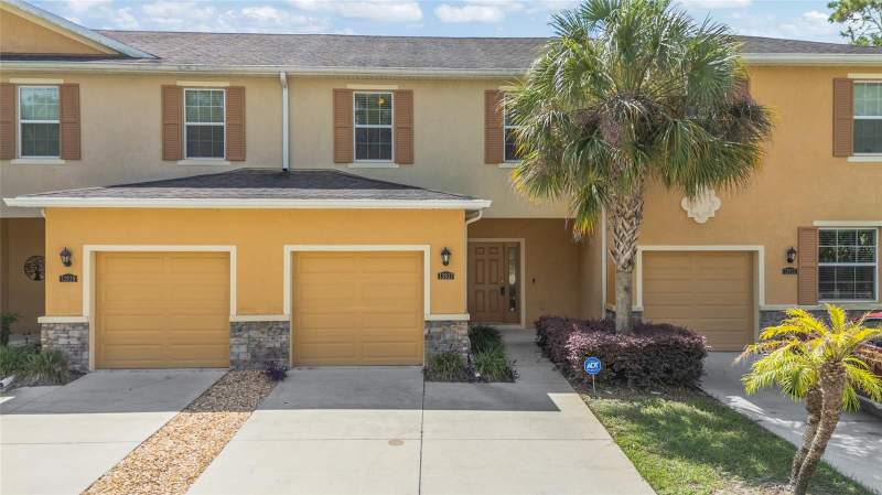 3 bedroom Townhouse at 13937 Snapper Fin Lane, Hidden River Twnhms Ph 2, Tampa — photo 1