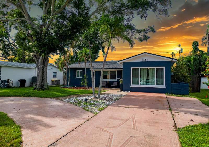 1859 OKLAHOMA AVENUE home for sale in Shore Acres Edgewater