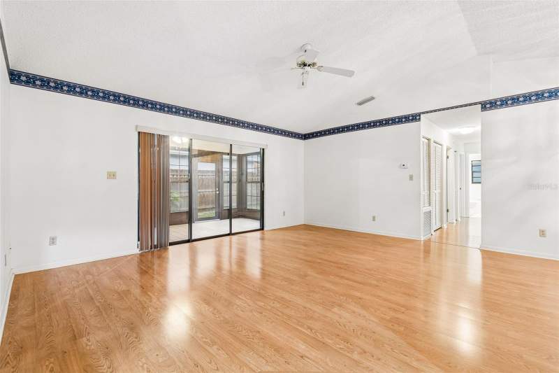 3 bedroom Single Family Residence at 11301 MAYBROOK AVENUE, CRISTINA PH I, RIVERVIEW — photo 3