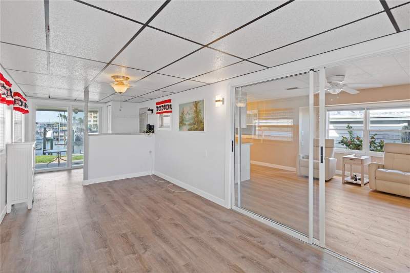 2 bedroom Mobile Home at 8803 44th Avenue #113, Sea Horse Mobile Home Park Condo, St Petersburg — photo 5