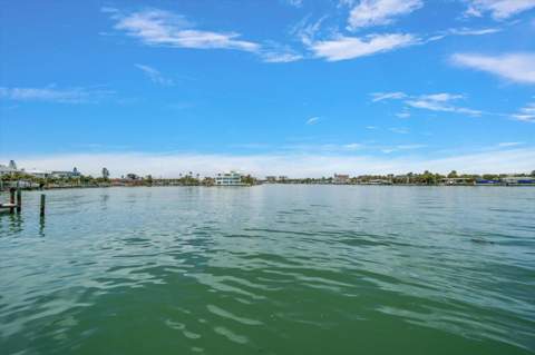 8405 Bayshore Drive, Treasure Island FL - photo 7 of 53