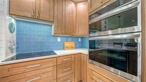 771 John Ringling Boulevard #5, Sarasota FL - photo 7 of 39