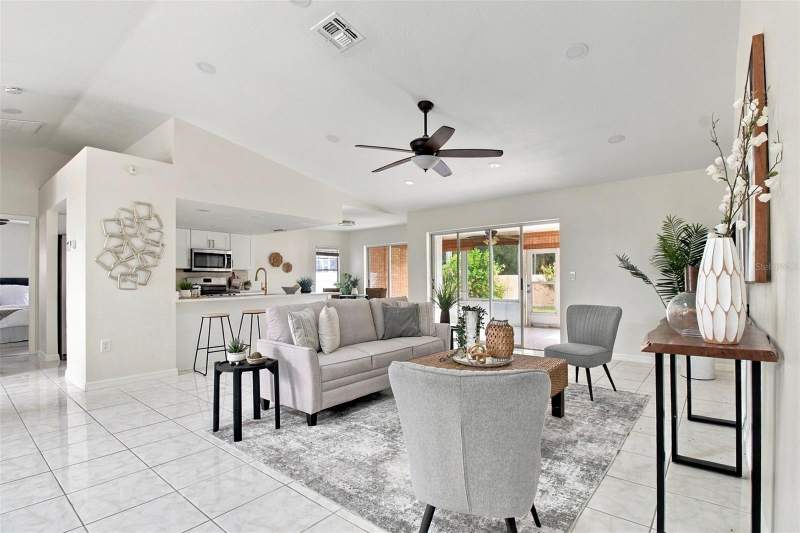 3 bedroom Single Family Residence at 9719 Lomalinda Court, Hunters Ridge, New Port Richey — photo 3