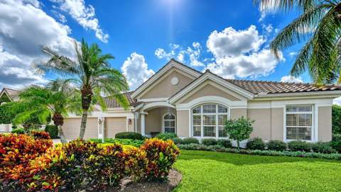 8008 Royal Birkdale Circle, Lakewood Ranch FL - photo 11 of 86