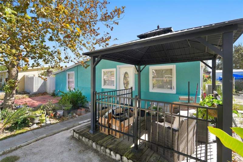3 bedroom Single Family Residence at 6820 Larmon Street, Crestridge Sub, Tampa — photo 2