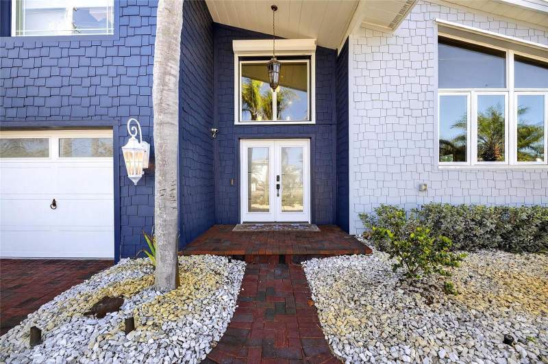 3 bedroom Single Family Residence at 931 GULF BOULEVARD, BELLEAIR BEACH YACHT CLUB ESTATES, BELLEAIR BEACH — photo 5
