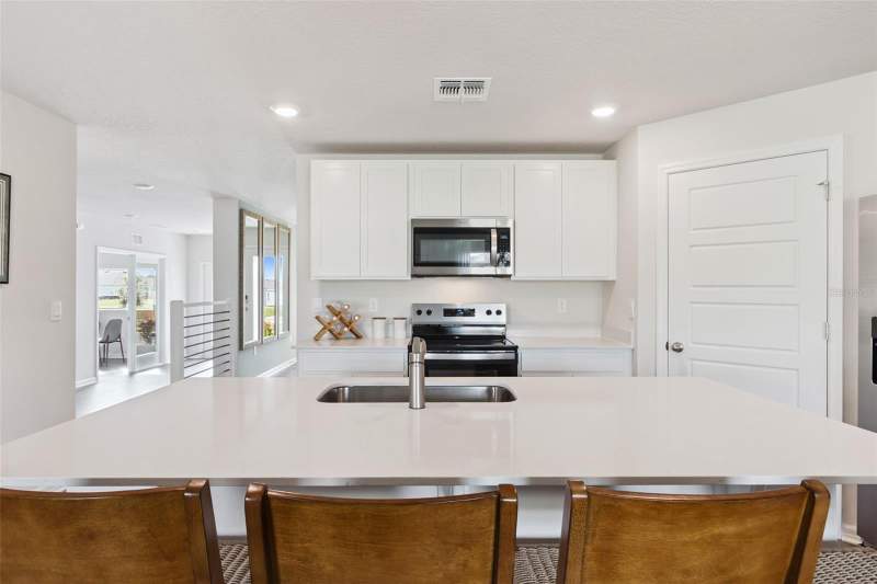 3 bedroom Single Family Residence at 1080 Bear Hammock Drive, Magnolia Pointe, Umatilla — photo 5