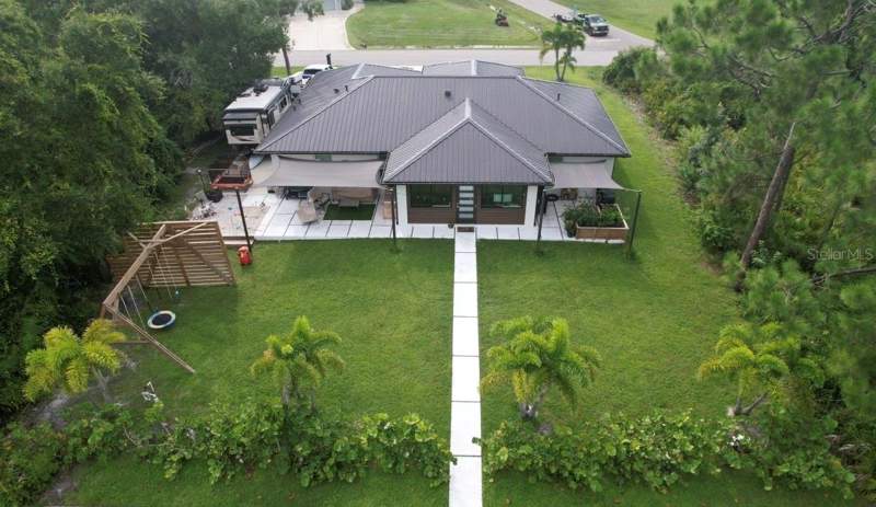 3 bedroom Single Family Residence at 3140 Vessels Road, Port Charlotte Sec 013, Port Charlotte — photo 2