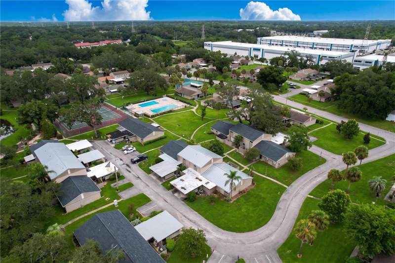 2 bedroom Condominium at 7907 Sabal Drive, Meadowood Condo Village, Temple Terrace — photo 2