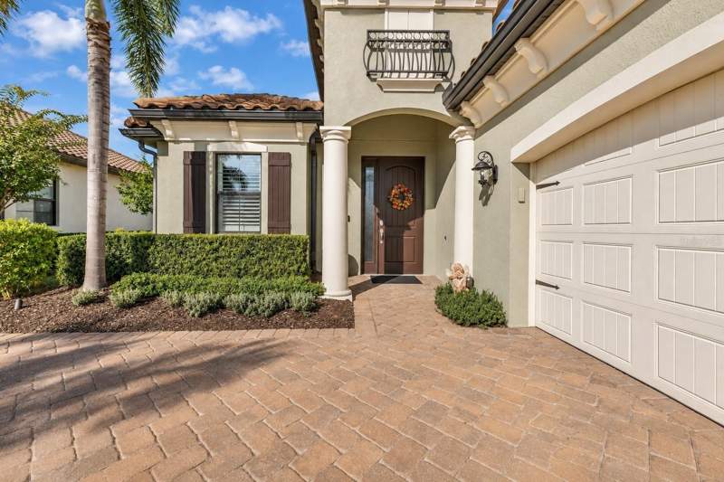3 bedroom Single Family Residence at 16422 Hillside Circle, Country Club East At Lakewd Ranch, Bradenton — photo 2