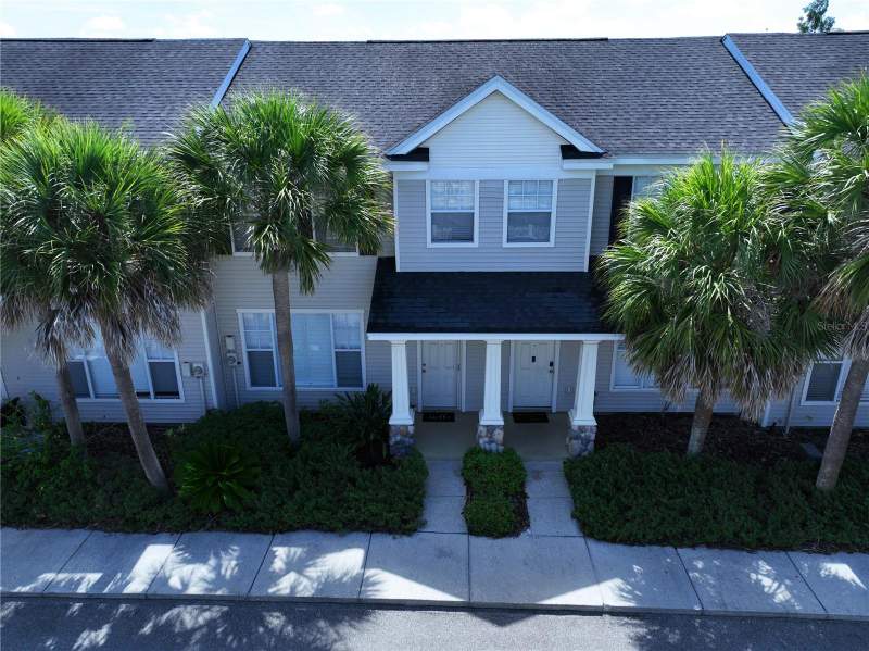 2 bedroom Townhouse at 12207 Country White Circle, Country Chase, Tampa — photo 2