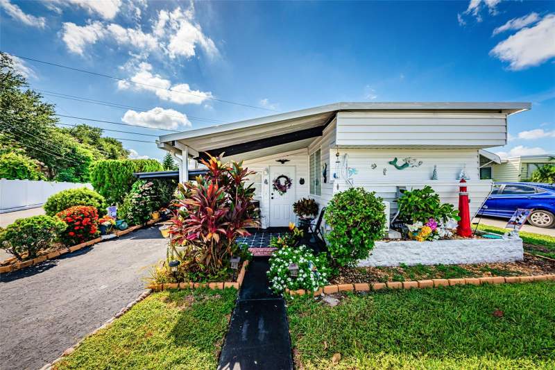 1 bedroom Mobile Home at 4187 72nd Street #32, Magnolia Manor Mobile Home Park Unrec, St Petersburg — photo 2